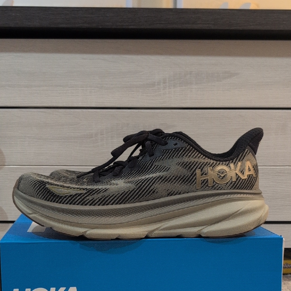 Hoka Men's Clifton 9 Green And Black